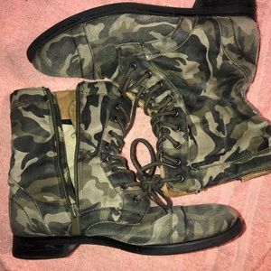 Camo combat boots